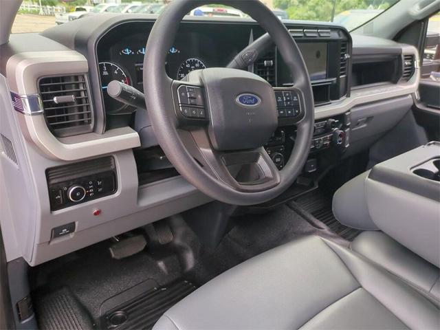 Photo of 2023 Oxford White Ford F-350