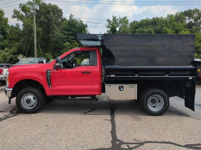 Photo of 2023 Oxford White Ford F-350