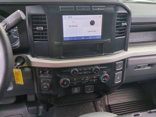 Photo of 2023 Oxford White Ford F-350