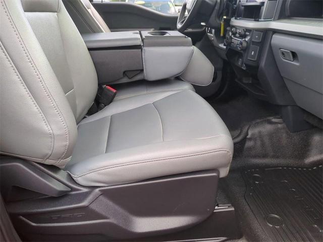 Photo of 2023 Oxford White Ford F-350