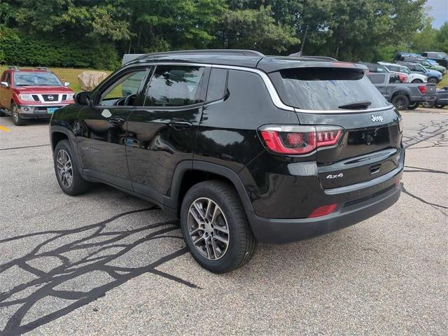 Photo of 2017 Diamond Black Crystal Pearlcoat Jeep New Compass