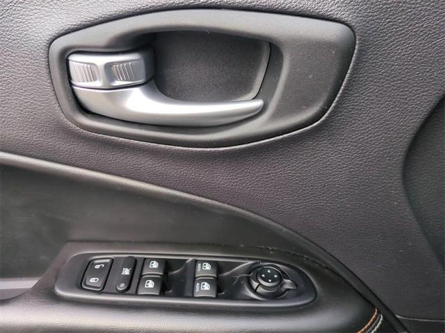 Photo of 2017 Diamond Black Crystal Pearlcoat Jeep New Compass