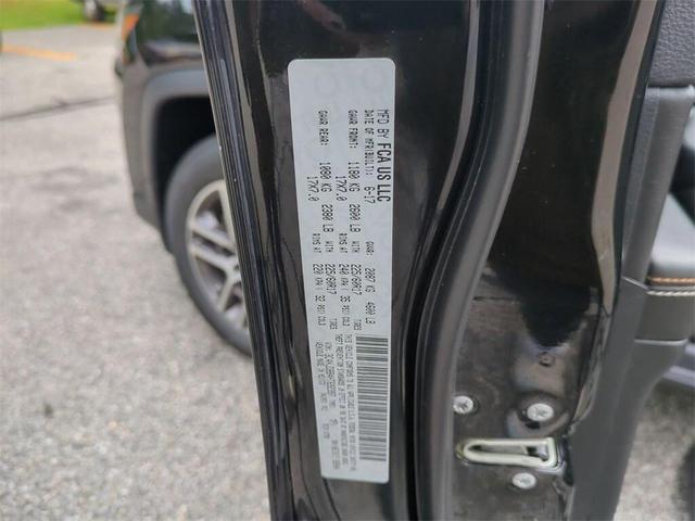 Photo of 2017 Diamond Black Crystal Pearlcoat Jeep New Compass
