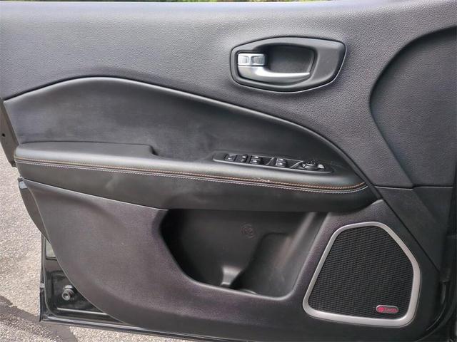 Photo of 2017 Diamond Black Crystal Pearlcoat Jeep New Compass