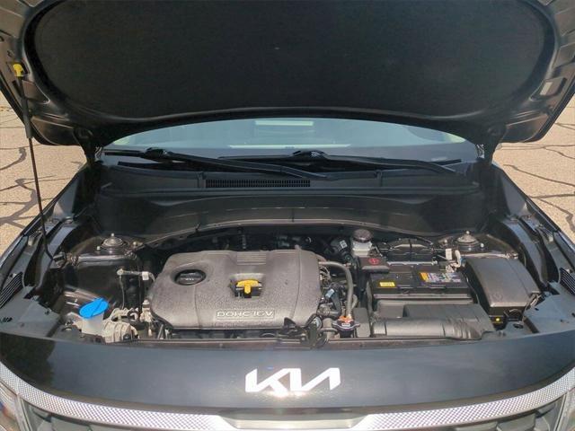Photo of 2022 Cherry Black Kia Seltos
