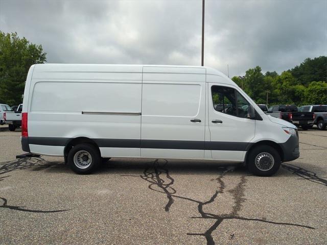 Photo of 2024 White Mercedes-Benz Sprinter 3500