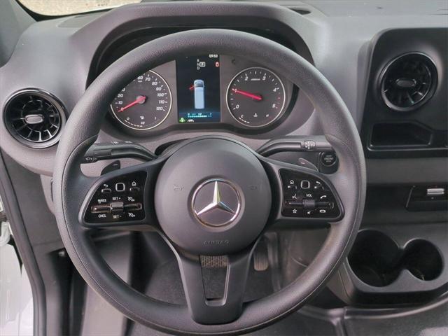 Photo of 2024 White Mercedes-Benz Sprinter 3500
