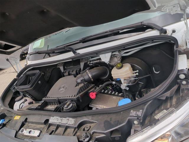 Photo of 2024 White Mercedes-Benz Sprinter 3500