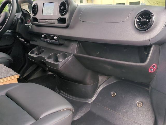 Photo of 2024 White Mercedes-Benz Sprinter 3500