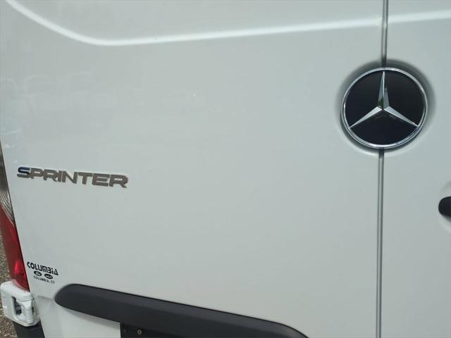 Photo of 2024 White Mercedes-Benz Sprinter 3500