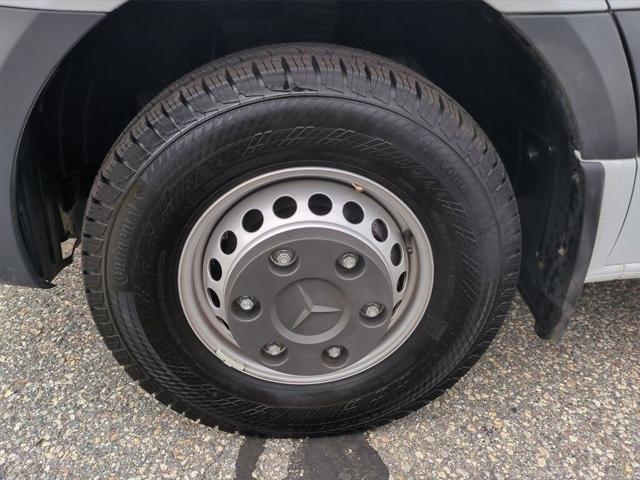 Photo of 2024 White Mercedes-Benz Sprinter 3500