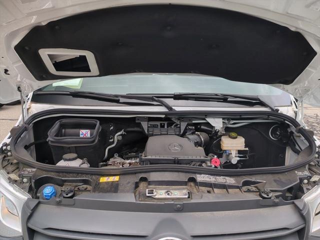 Photo of 2024 White Mercedes-Benz Sprinter 3500