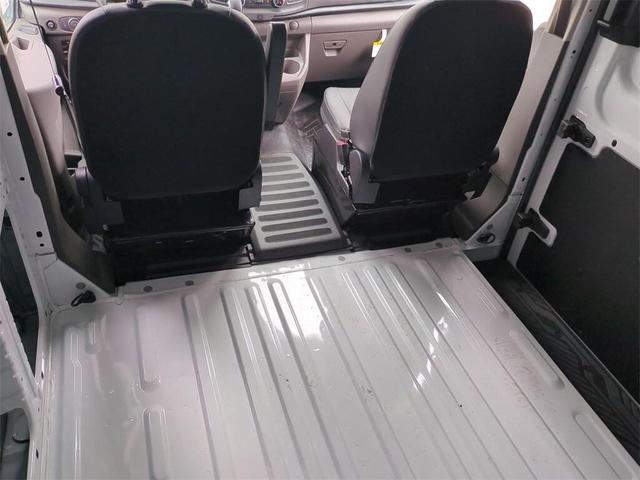 Photo of 2025 Oxford White Ford Transit-250