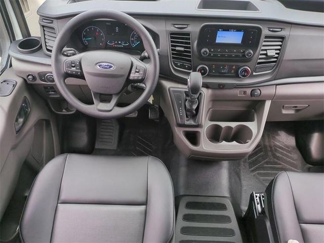 Photo of 2025 Oxford White Ford Transit-250