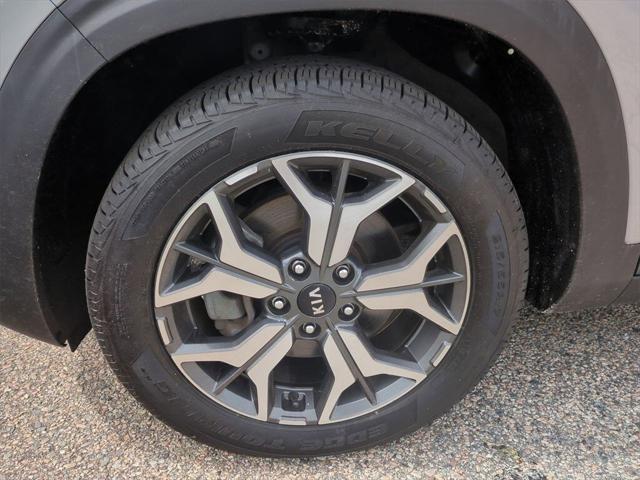 Photo of 2021 Steel Gray Kia Seltos