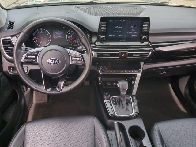 Photo of 2021 Steel Gray Kia Seltos