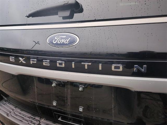Photo of 2022 Agate Black Ford Expedition