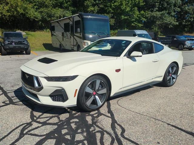 Photo of 2025 Oxford White Ford Mustang