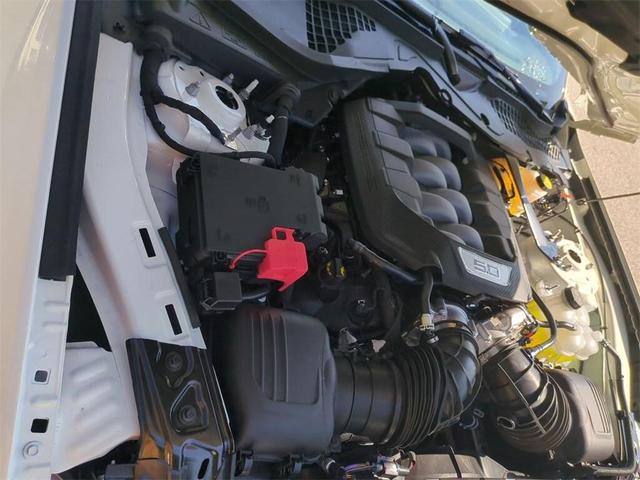 Photo of 2025 Oxford White Ford Mustang