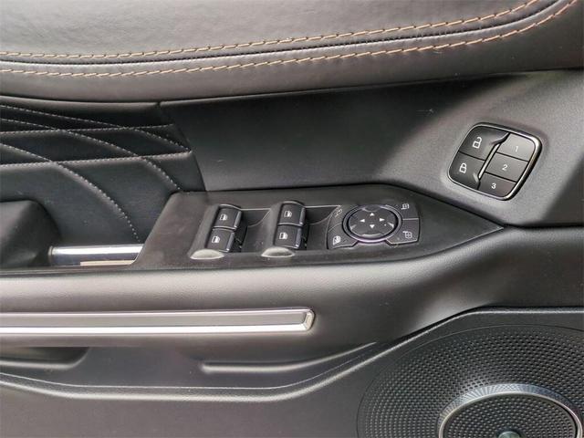 Photo of 2021 Agate Black Ford Expedition Max