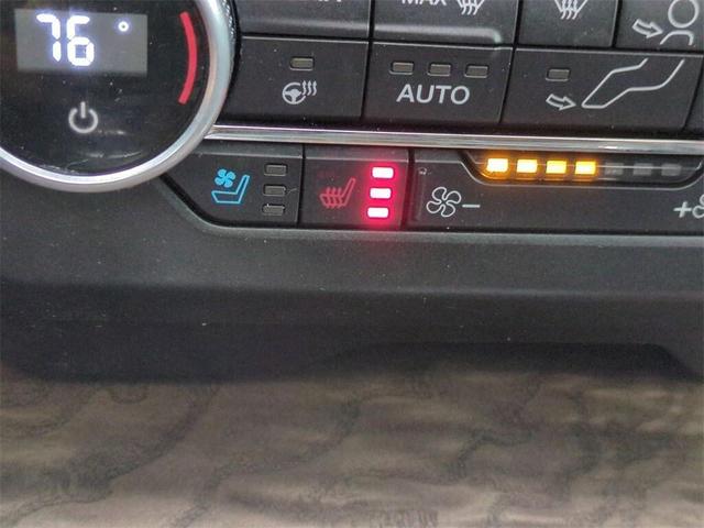 Photo of 2021 Agate Black Ford Expedition Max
