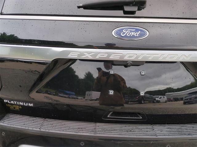 Photo of 2021 Agate Black Ford Expedition Max