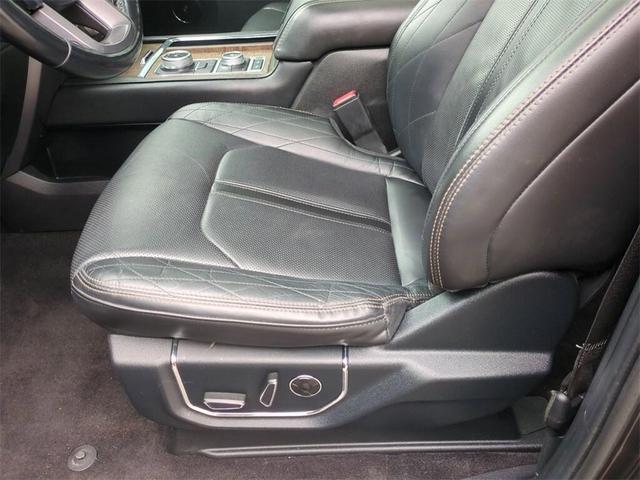 Photo of 2021 Agate Black Ford Expedition Max