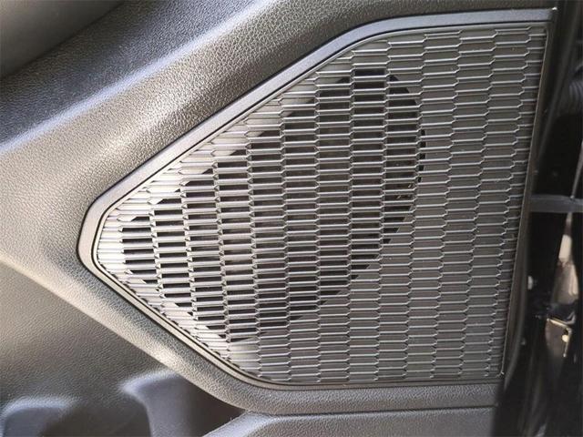 Photo of 2023 Diamond Black Crystal Pearlcoat Jeep Grand Cherokee