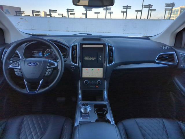 Photo of 2024 ICONIC SILVER Ford Edge