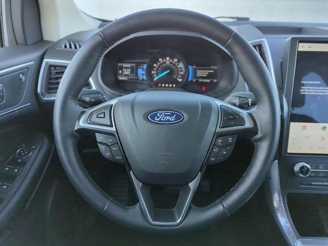 Photo of 2024 ICONIC SILVER Ford Edge