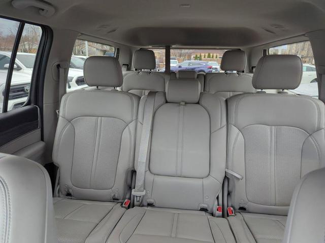 Photo of 2024 Bright White Clearcoat Jeep Wagoneer