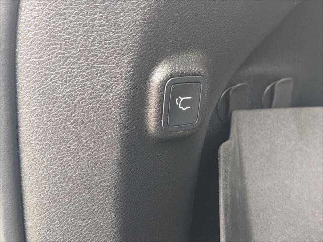 Photo of 2021 Sting-Gray Clearcoat Jeep Cherokee