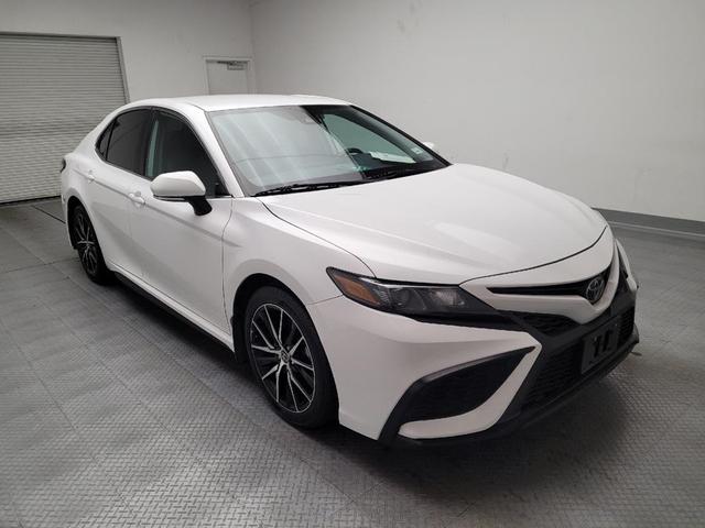 Photo of 2022 White Toyota Camry