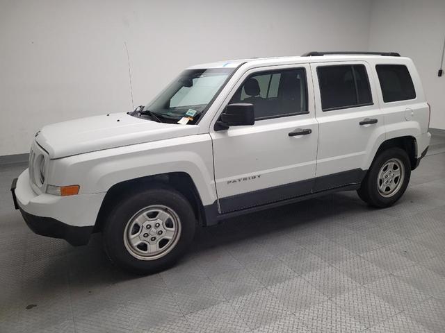 Photo of 2016 Bright White Clearcoat Jeep Patriot