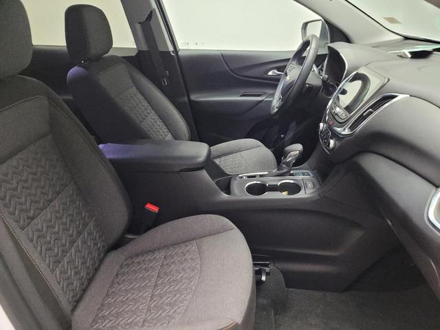 Photo of 2024 White Chevrolet Equinox