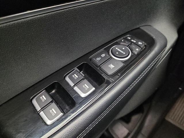 Photo of 2018 Snow White Pearl Kia Sorento