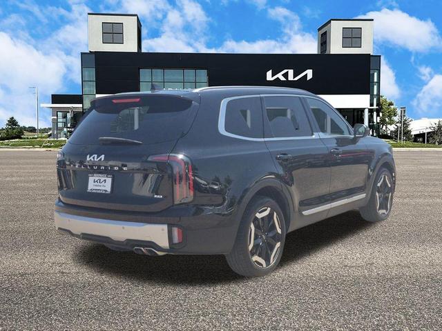 Photo of 2024 Ebony Black Kia Telluride