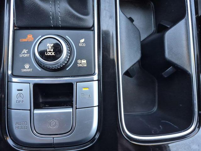 Photo of 2024 Ebony Black Kia Telluride