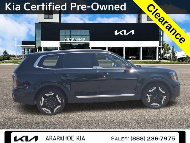 Photo of 2024 Ebony Black Kia Telluride