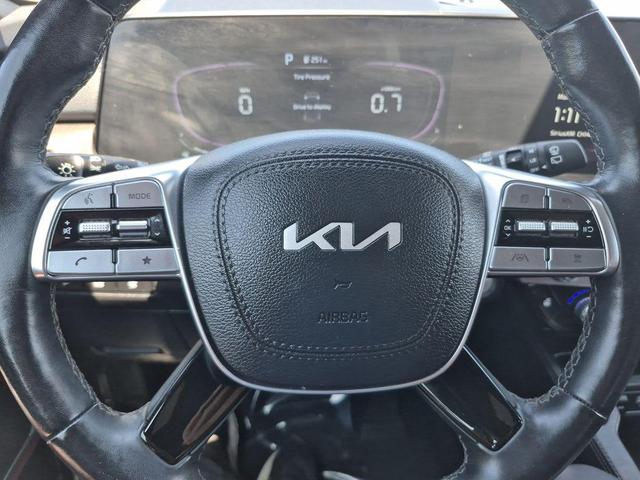Photo of 2024 Ebony Black Kia Telluride