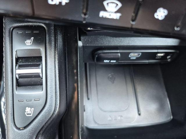 Photo of 2024 Ebony Black Kia Telluride