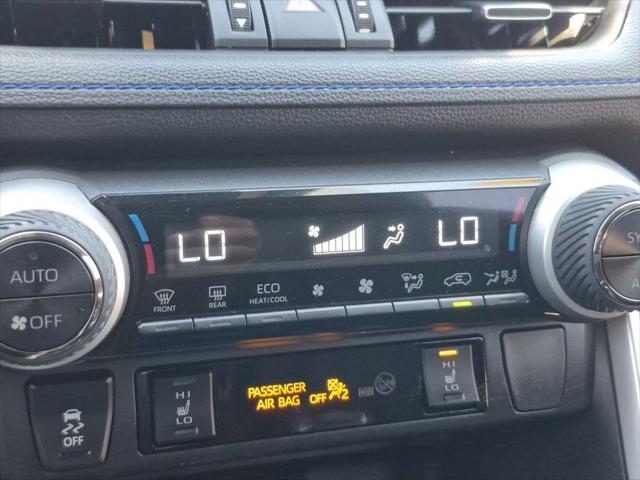 Photo of 2019 White Toyota RAV4 Hybrid