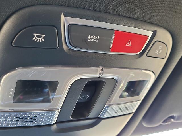 Photo of 2025 Glacial White Pearl Kia Telluride
