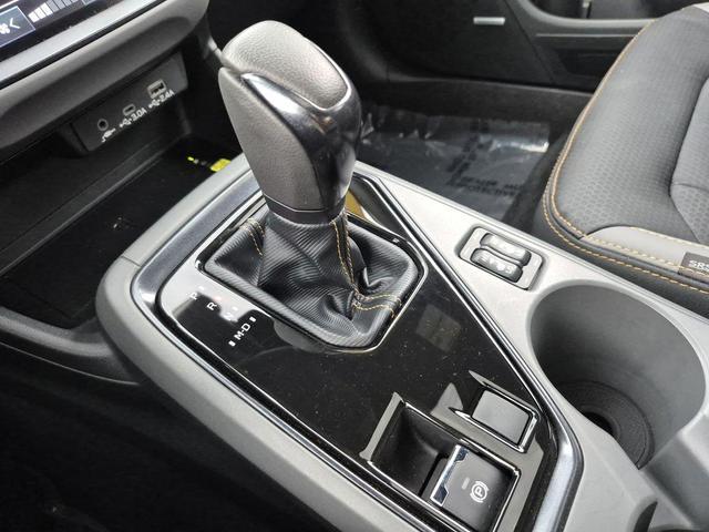 Photo of 2024 Crystal White Pearl Subaru Crosstrek