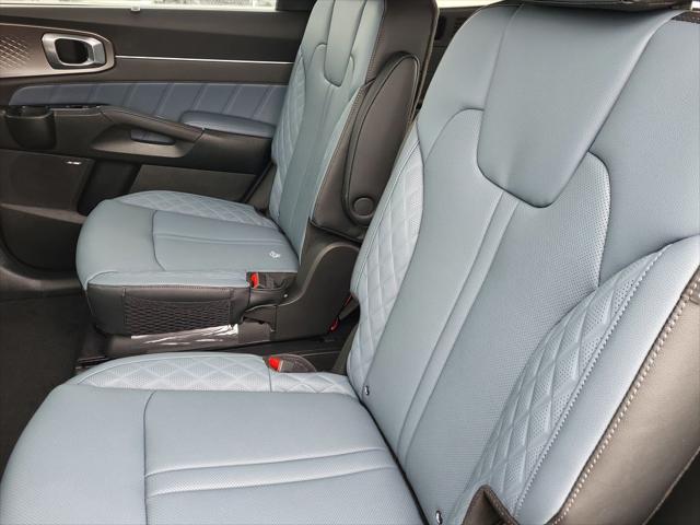 Photo of 2025 Mineral Blue Kia Sorento Hybrid