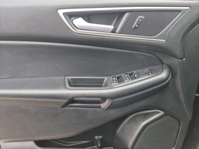 Photo of 2024 Black Metallic Ford Edge