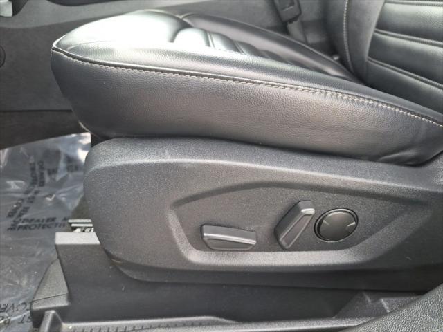 Photo of 2024 Black Metallic Ford Edge