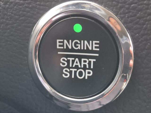 Photo of 2024 Black Metallic Ford Edge