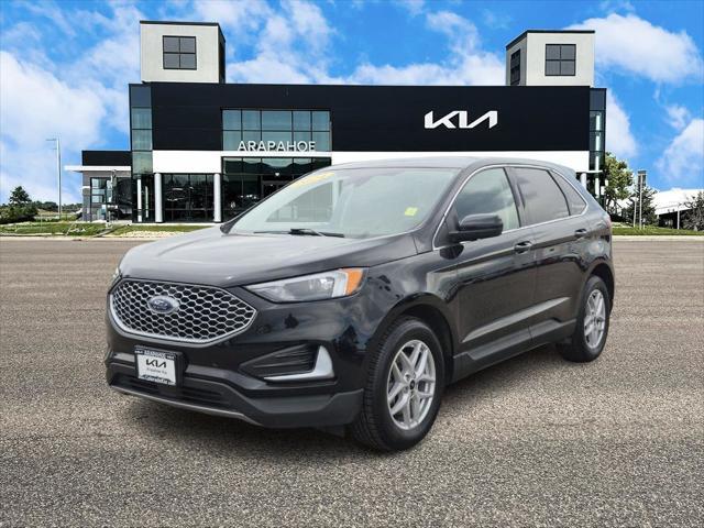 Photo of 2024 Black Metallic Ford Edge