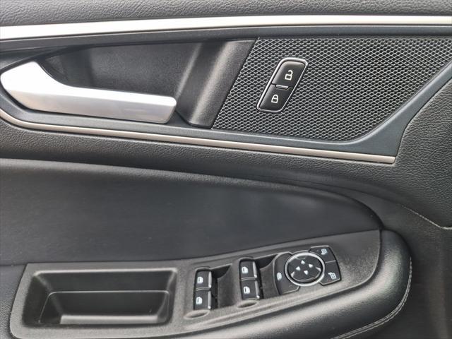 Photo of 2024 Black Metallic Ford Edge